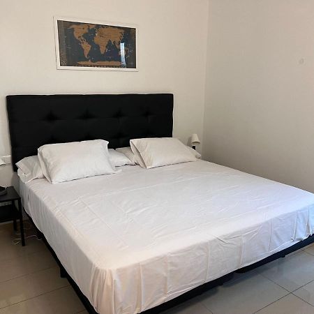 Fira Gran Via 2 - Private Rooms In A Shared Apartment - Habitaciones Privadas En Apartamento Compartido L'Hospitalet de Llobregat Eksteriør billede
