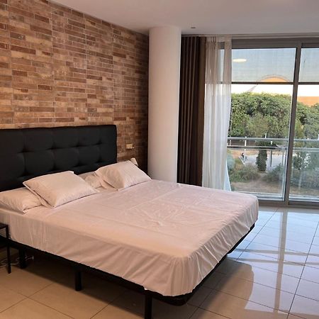Fira Gran Via 2 - Private Rooms In A Shared Apartment - Habitaciones Privadas En Apartamento Compartido L'Hospitalet de Llobregat Eksteriør billede