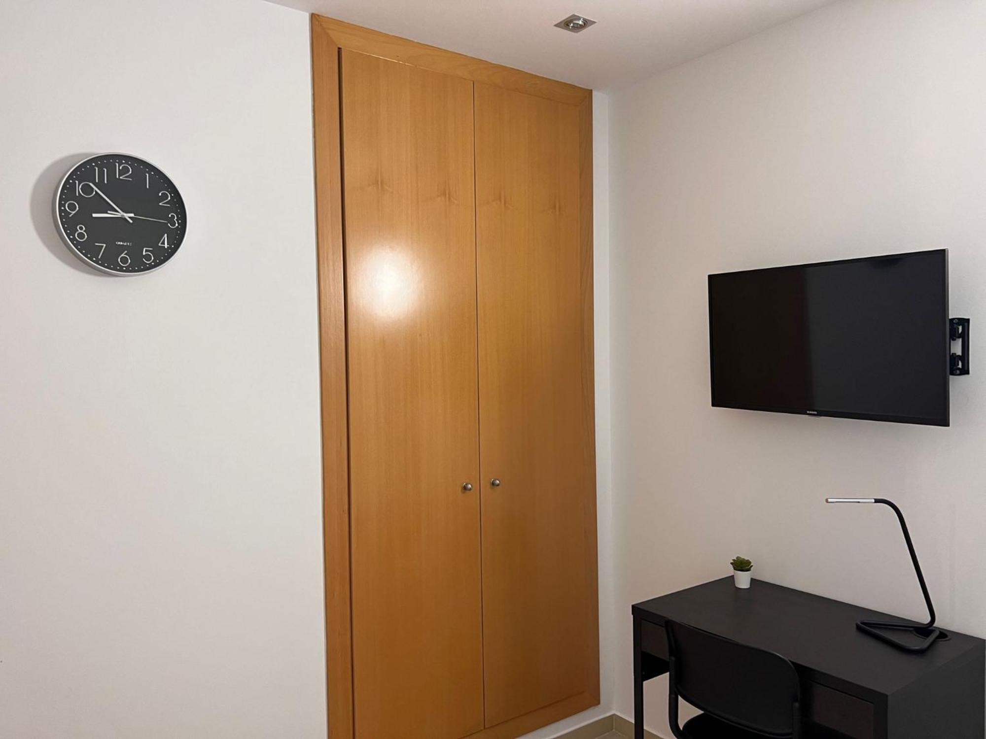 Fira Gran Via 2 - Private Rooms In A Shared Apartment - Habitaciones Privadas En Apartamento Compartido L'Hospitalet de Llobregat Eksteriør billede