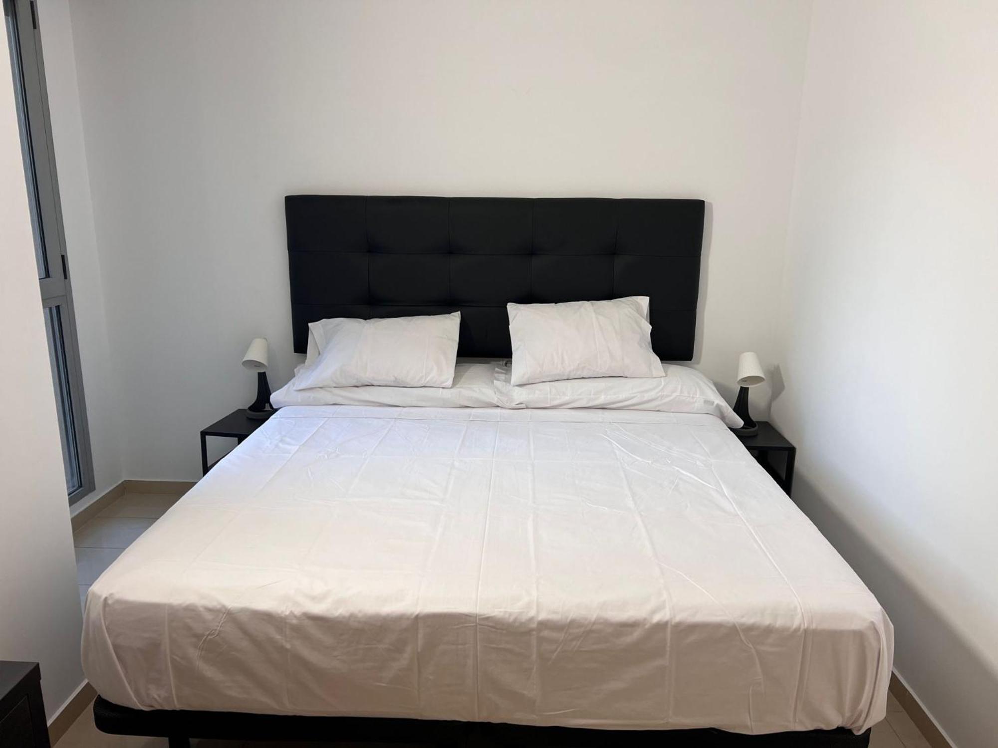 Fira Gran Via 2 - Private Rooms In A Shared Apartment - Habitaciones Privadas En Apartamento Compartido L'Hospitalet de Llobregat Eksteriør billede