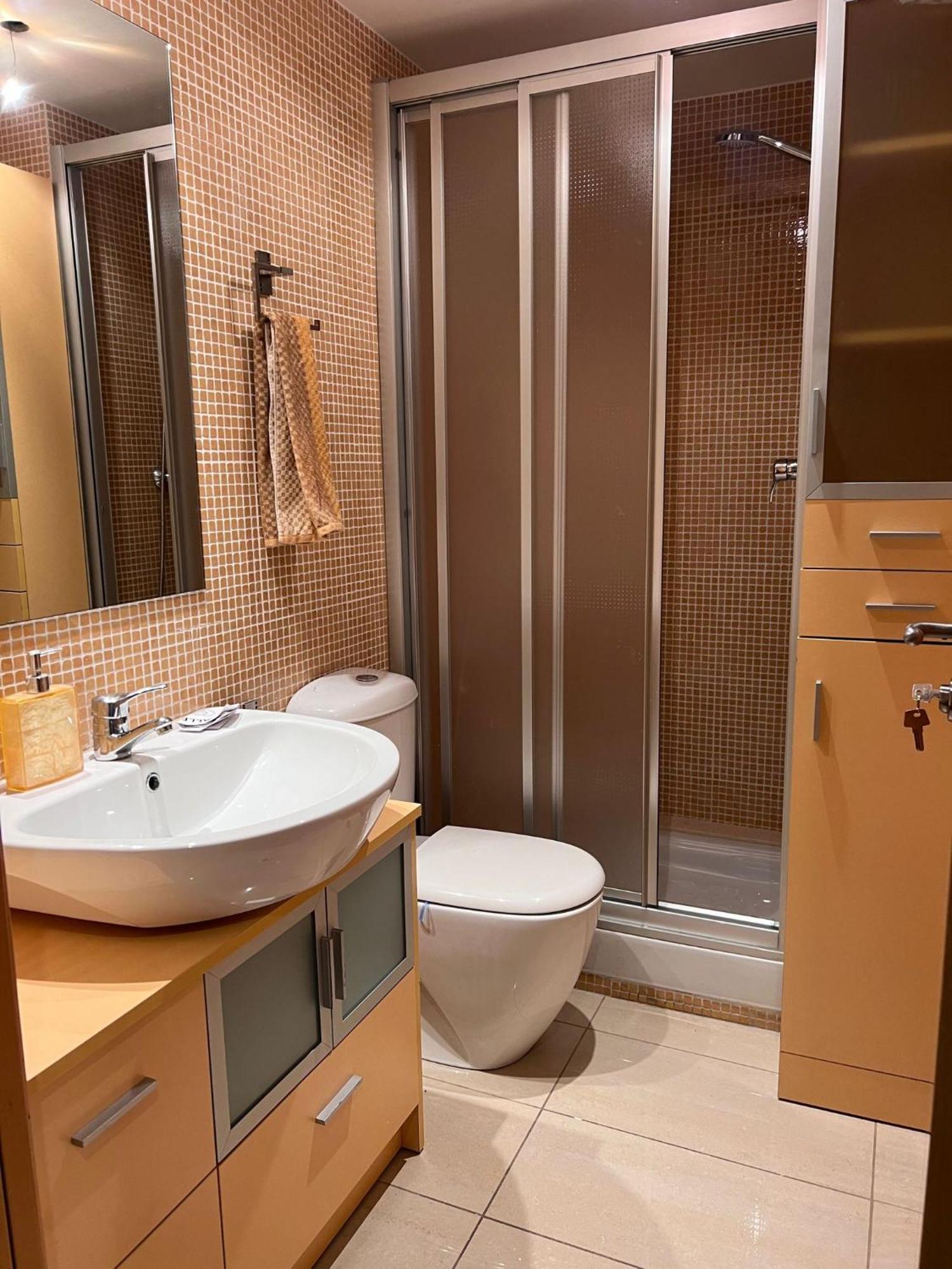 Fira Gran Via 2 - Private Rooms In A Shared Apartment - Habitaciones Privadas En Apartamento Compartido L'Hospitalet de Llobregat Eksteriør billede