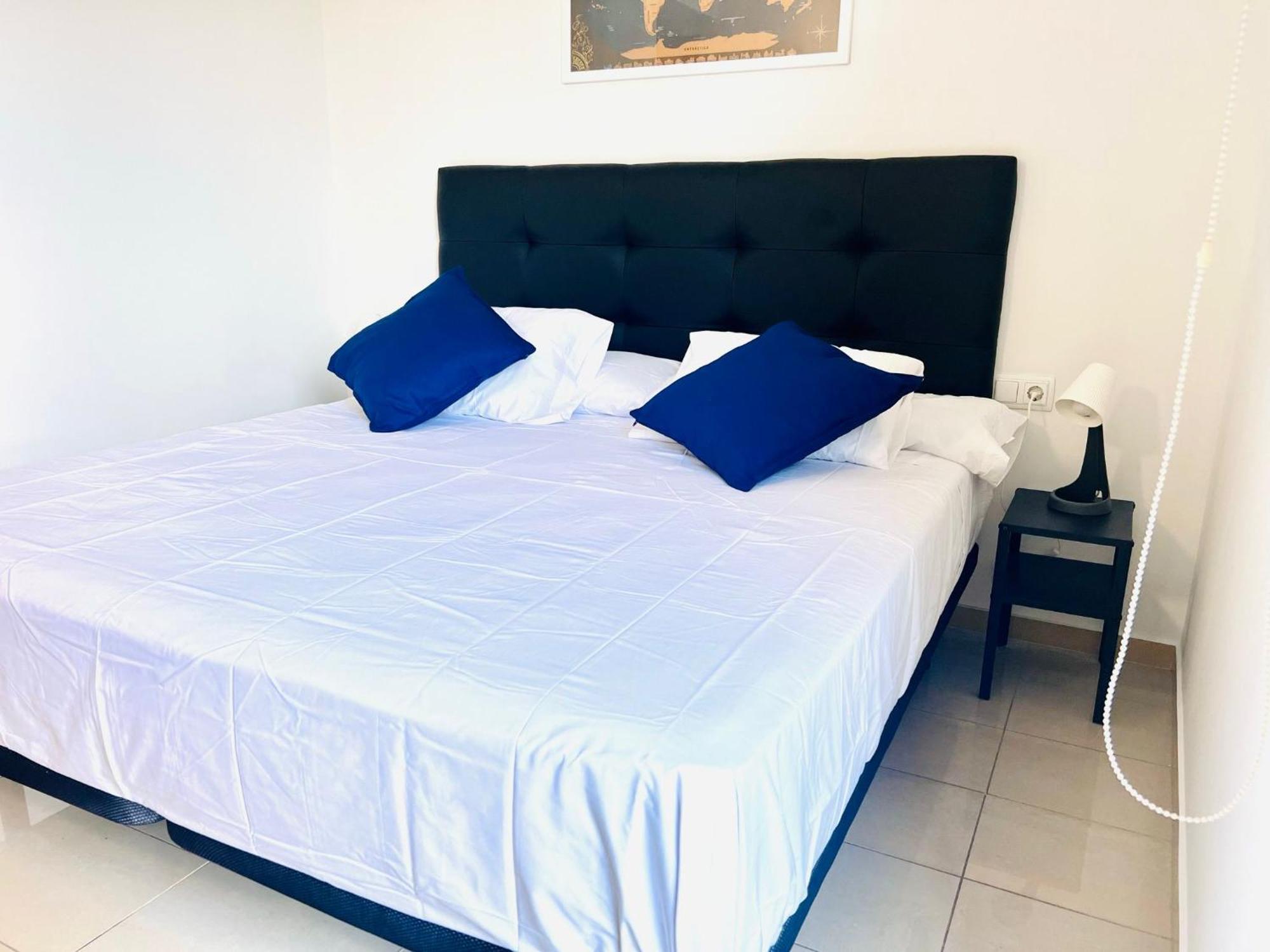 Fira Gran Via 2 - Private Rooms In A Shared Apartment - Habitaciones Privadas En Apartamento Compartido L'Hospitalet de Llobregat Eksteriør billede